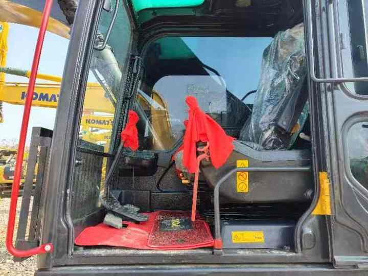 Used volvo ec240 excavator for sale korea brand volvo ec210 240 250 290 300 excavator for sale - Bager: slika 3 Used volvo ec240 excavator for sale korea brand volvo ec210 240 250 290 300 excavator for sale - Bager: slika 3