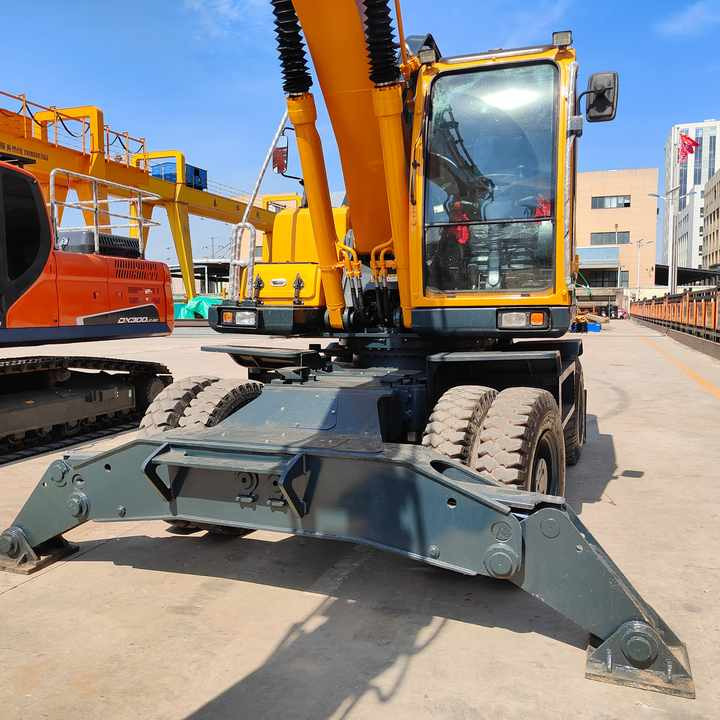 Well-Maintained Hyundai 210-9Used Wheel Excavator Construction Machine | No Major Repairs | Price Negotiable - Bager na kolesih: slika 4 Well-Maintained Hyundai 210-9Used Wheel Excavator Construction Machine | No Major Repairs | Price Negotiable - Bager na kolesih: slika 4
