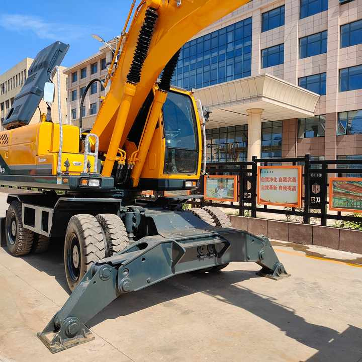 Well-Maintained Hyundai 210-9Used Wheel Excavator Construction Machine | No Major Repairs | Price Negotiable - Bager na kolesih: slika 3 Well-Maintained Hyundai 210-9Used Wheel Excavator Construction Machine | No Major Repairs | Price Negotiable - Bager na kolesih: slika 3