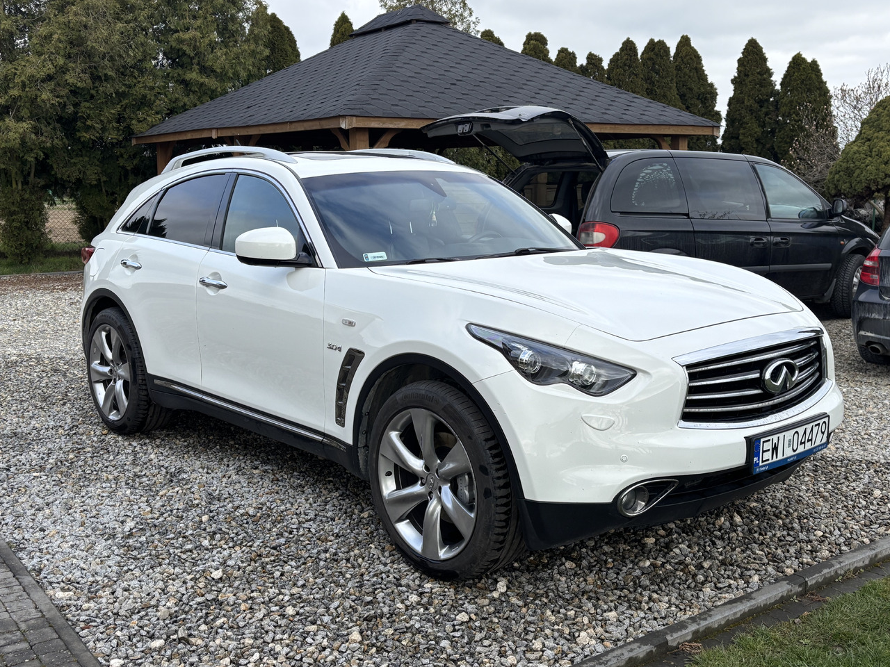 Infiniti QX70 FX30 Diesel V6 Euro6 - SUV: slika 3 Infiniti QX70 FX30 Diesel V6 Euro6 - SUV: slika 3