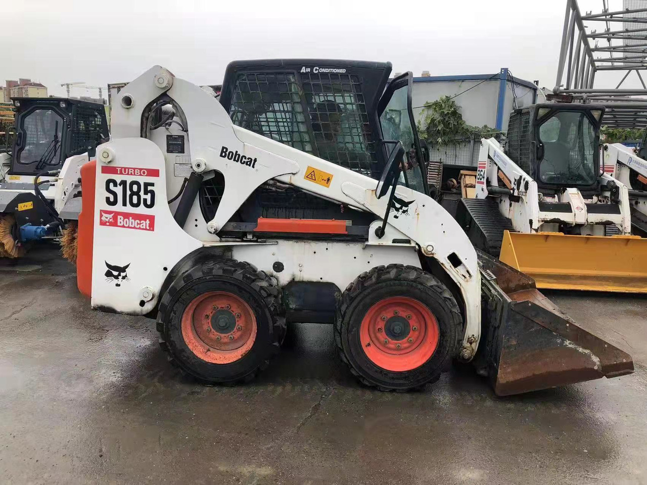 BOBCAT S185 - Mini nakladalec: slika 3 BOBCAT S185 - Mini nakladalec: slika 3