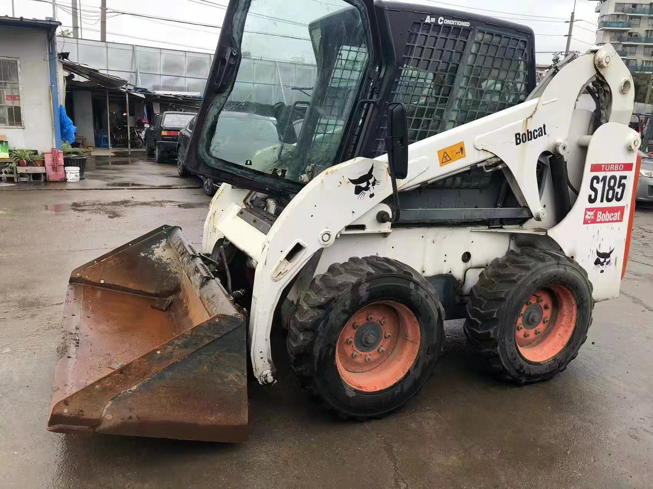 BOBCAT S185 - Mini nakladalec: slika 2 BOBCAT S185 - Mini nakladalec: slika 2