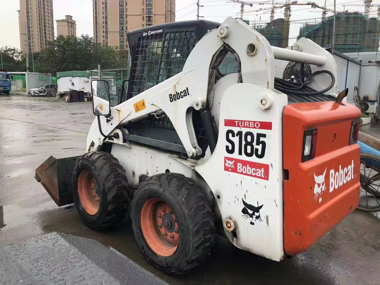 BOBCAT S185 - Mini nakladalec: slika 4 BOBCAT S185 - Mini nakladalec: slika 4