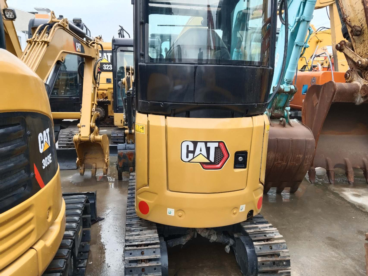 CATERPILLAR 302 - Mini bager: slika 1 CATERPILLAR 302 - Mini bager: slika 1