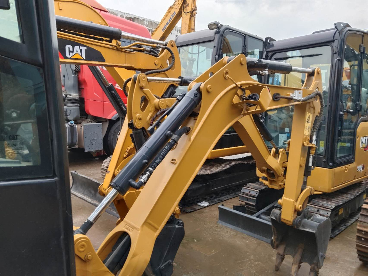 CATERPILLAR 302 - Mini bager: slika 2 CATERPILLAR 302 - Mini bager: slika 2
