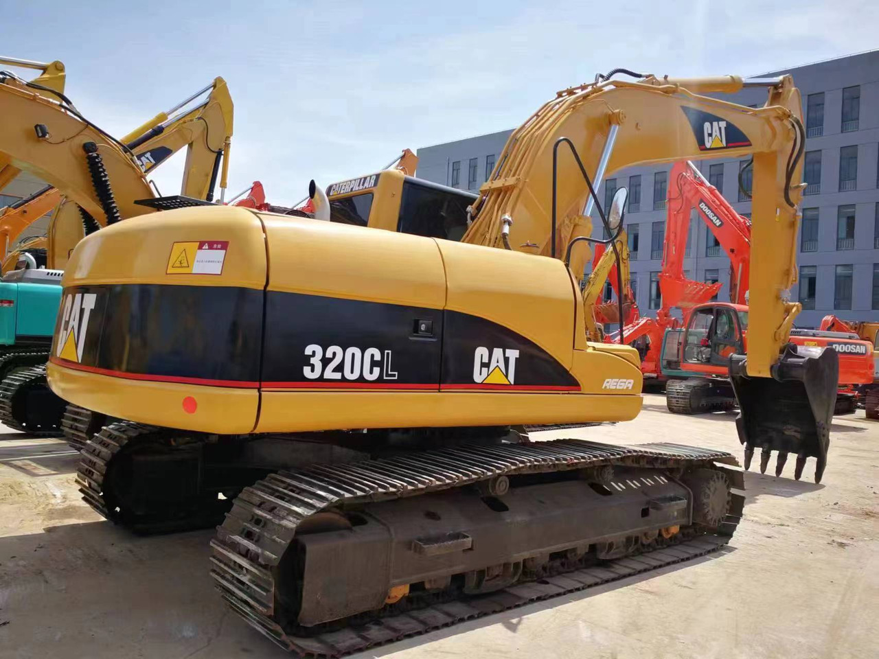 CATERPILLAR 320CL - Bager goseničar: slika 2 CATERPILLAR 320CL - Bager goseničar: slika 2
