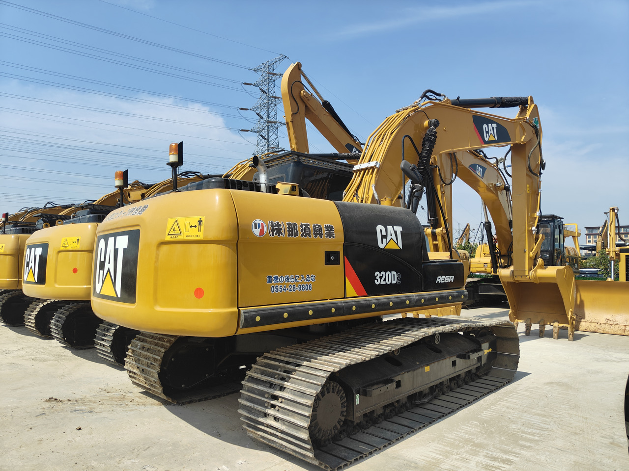 CATERPILLAR 320D2 - Bager goseničar: slika 3 CATERPILLAR 320D2 - Bager goseničar: slika 3