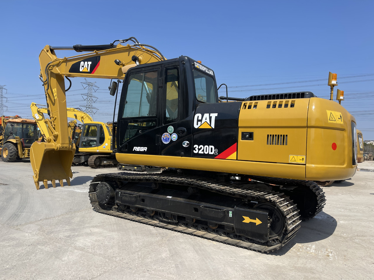 CATERPILLAR 320D2 - Bager goseničar: slika 2 CATERPILLAR 320D2 - Bager goseničar: slika 2