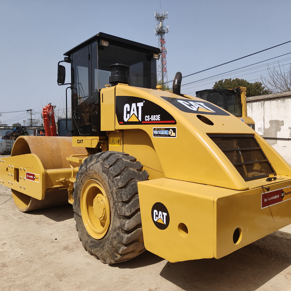 CATERPILLAR 683E - Cestni valjar: slika 1 CATERPILLAR 683E - Cestni valjar: slika 1