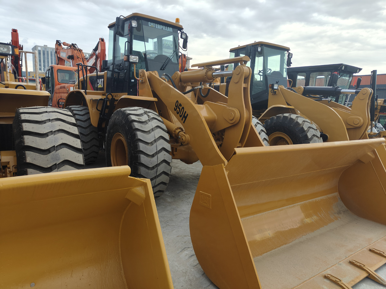 CATERPILLAR 950H - Kolesni nakladalec: slika 2 CATERPILLAR 950H - Kolesni nakladalec: slika 2