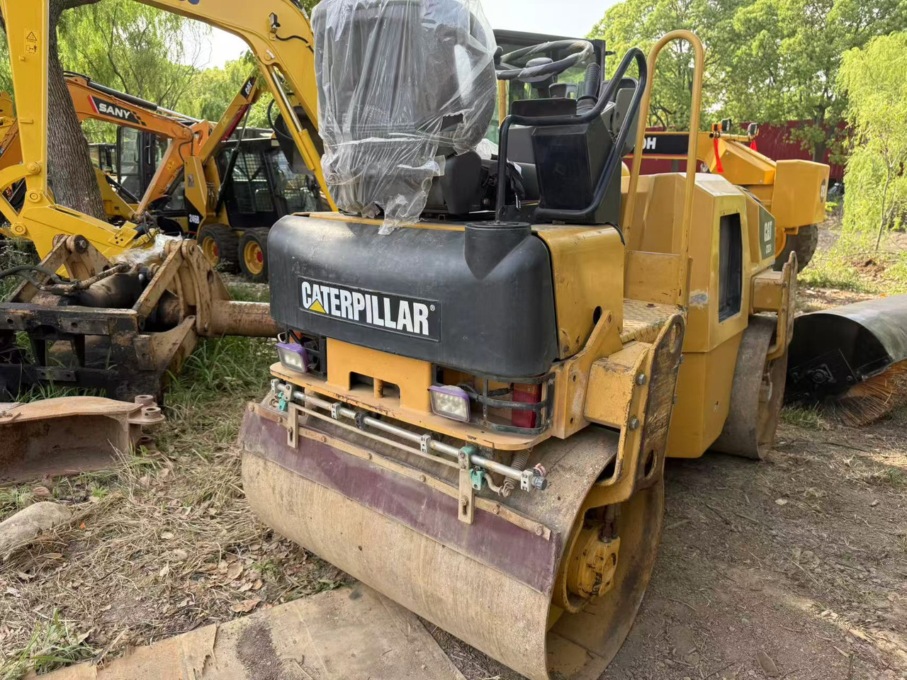 CATERPILLAR CB24B - Cestni valjar: slika 4 CATERPILLAR CB24B - Cestni valjar: slika 4