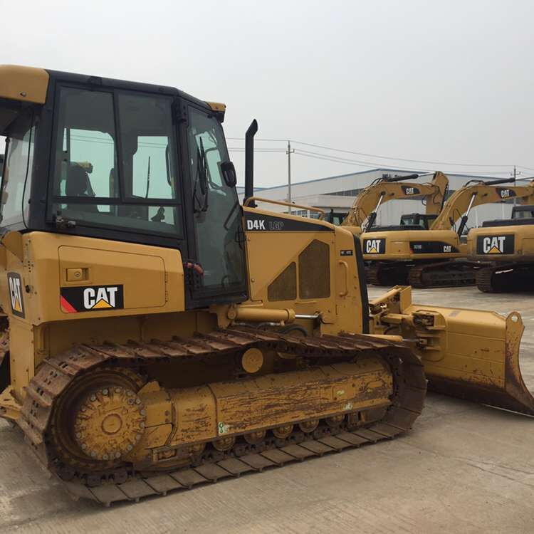 CATERPILLAR D4K - Buldožer: slika 1 CATERPILLAR D4K - Buldožer: slika 1