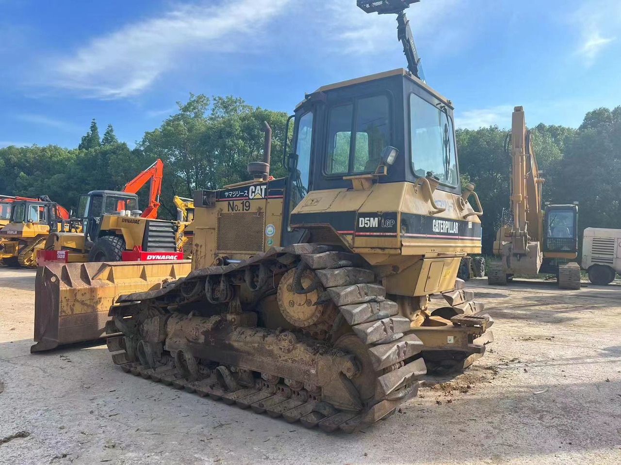 CATERPILLAR D5M - Buldožer: slika 4 CATERPILLAR D5M - Buldožer: slika 4