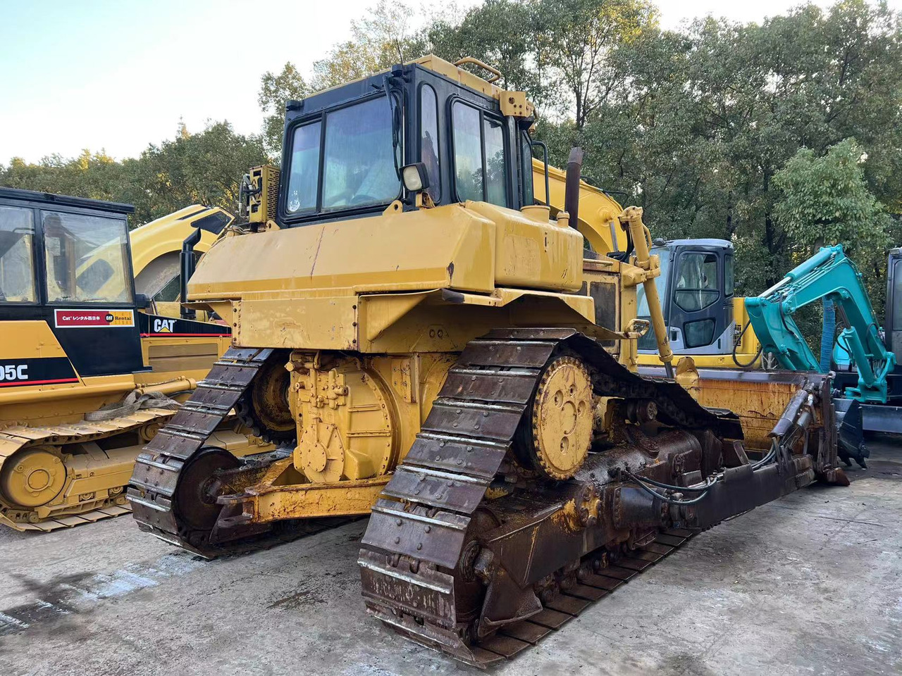 CATERPILLAR D6H - Buldožer: slika 1 CATERPILLAR D6H - Buldožer: slika 1