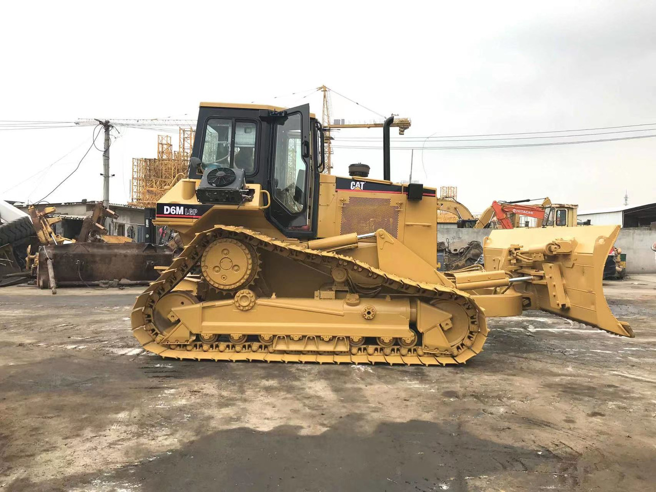 CATERPILLAR D6M - Buldožer: slika 1 CATERPILLAR D6M - Buldožer: slika 1