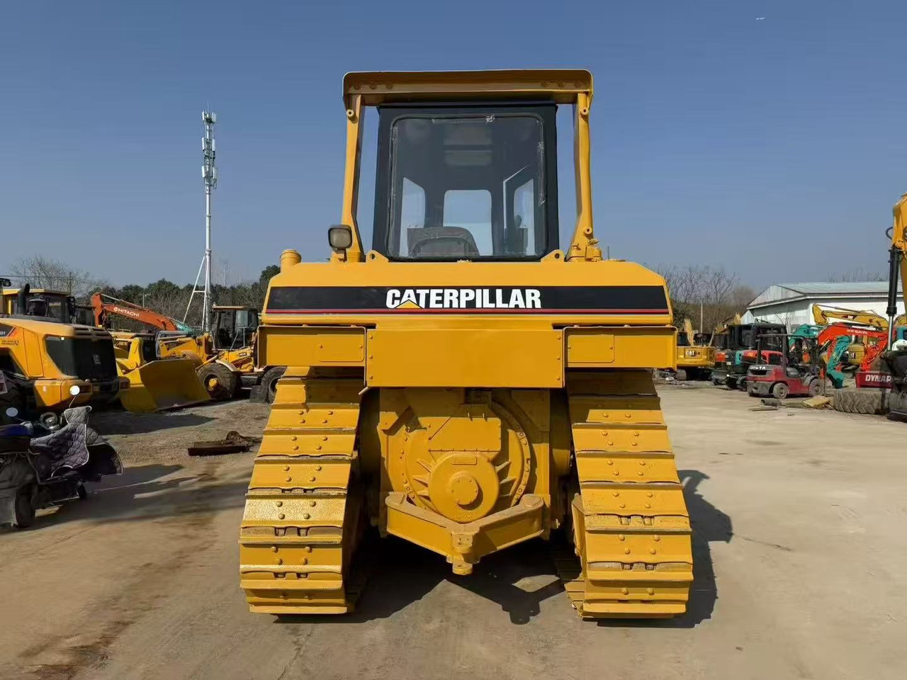 CATERPILLAR D6R - Buldožer: slika 4 CATERPILLAR D6R - Buldožer: slika 4