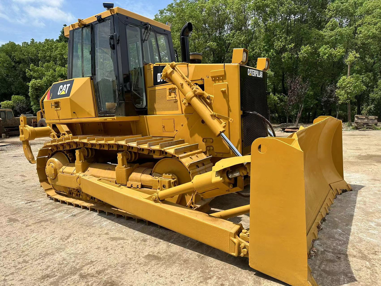 CATERPILLAR D7G2 - Buldožer: slika 2 CATERPILLAR D7G2 - Buldožer: slika 2
