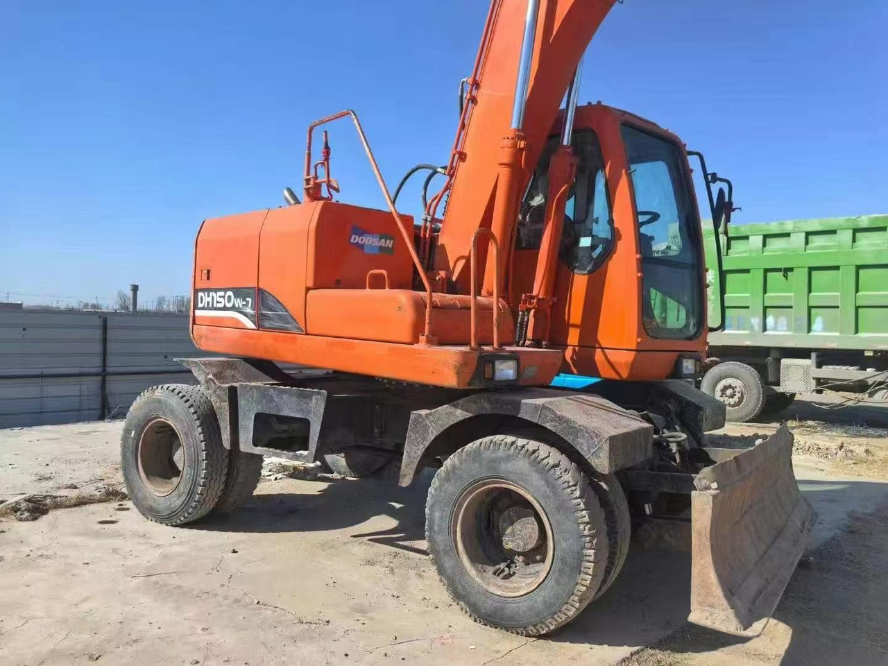 DOOSAN DH150W-7 - Bager na kolesih: slika 1 DOOSAN DH150W-7 - Bager na kolesih: slika 1