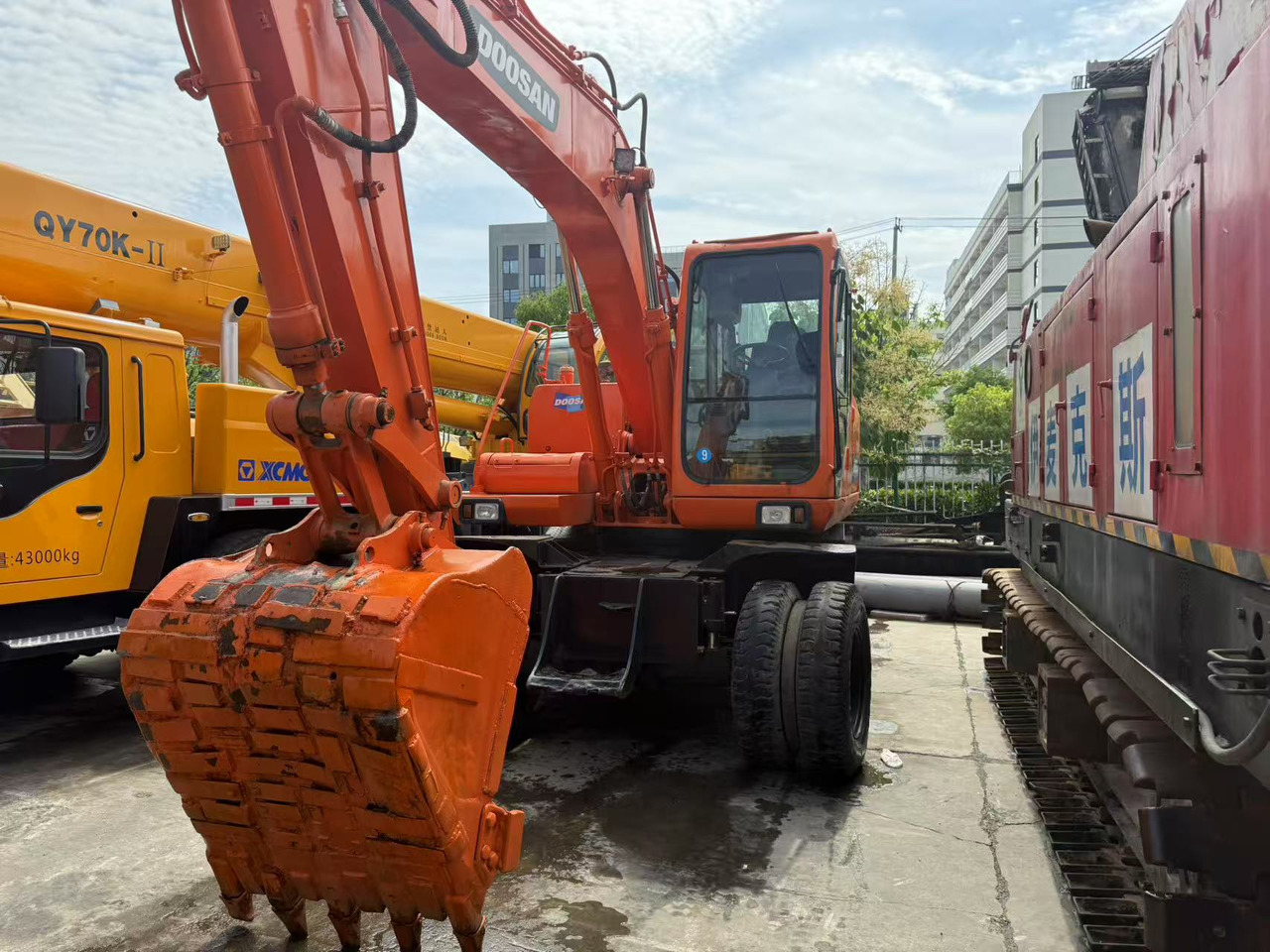 DOOSAN DH150W-7 - Bager na kolesih: slika 1 DOOSAN DH150W-7 - Bager na kolesih: slika 1