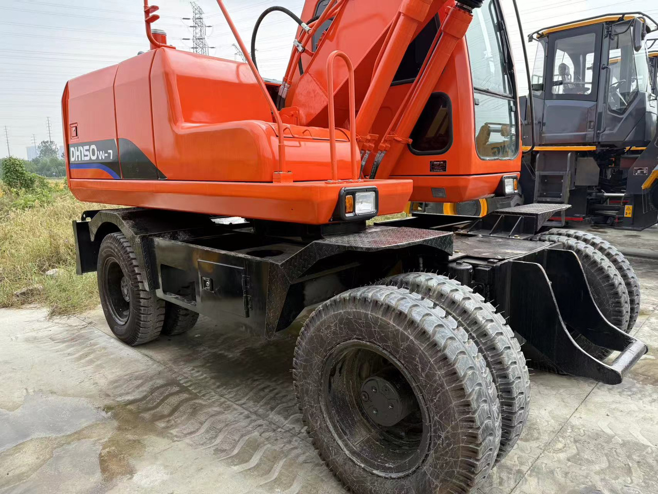 DOOSAN DH150W-7 - Bager na kolesih: slika 4 DOOSAN DH150W-7 - Bager na kolesih: slika 4