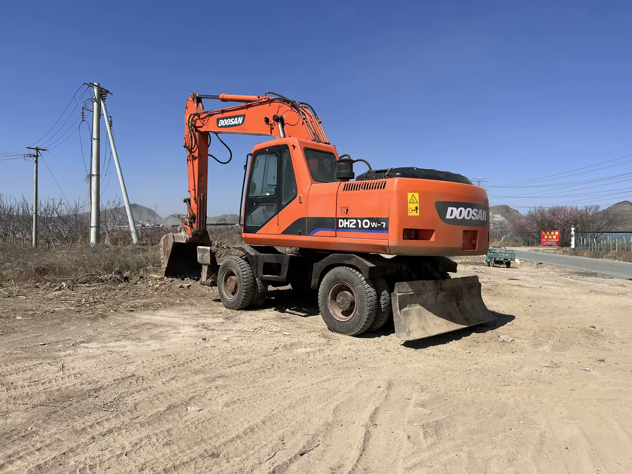 DOOSAN DH210W-7 - Bager na kolesih: slika 3 DOOSAN DH210W-7 - Bager na kolesih: slika 3