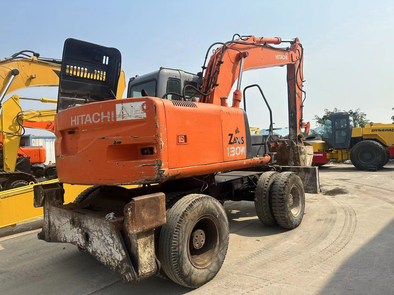 HITACHI ZX130 - Bager na kolesih: slika 2 HITACHI ZX130 - Bager na kolesih: slika 2