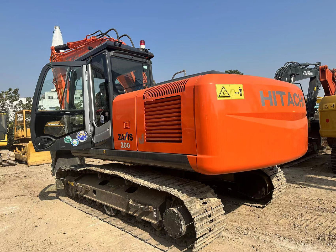 HITACHI ZX200-3 - Bager goseničar: slika 4 HITACHI ZX200-3 - Bager goseničar: slika 4