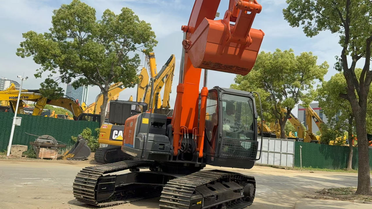 HITACHI ZX200 - Bager goseničar: slika 3 HITACHI ZX200 - Bager goseničar: slika 3