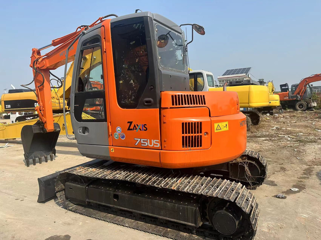 HITACHI ZX75 - Bager goseničar: slika 2 HITACHI ZX75 - Bager goseničar: slika 2