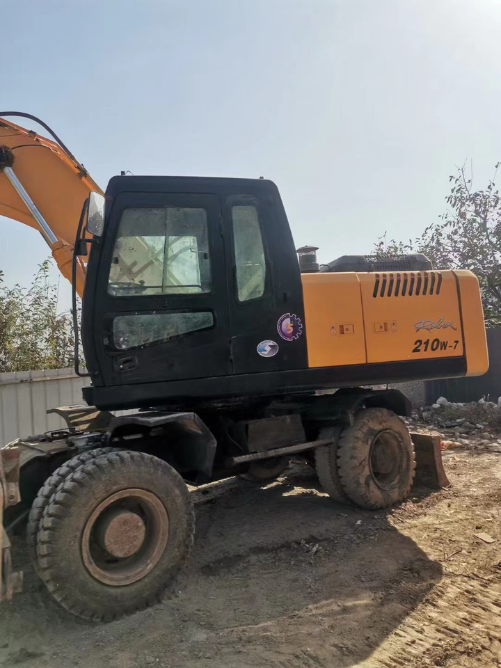 HYUNDAI R210W-7 - Bager na kolesih: slika 1 HYUNDAI R210W-7 - Bager na kolesih: slika 1