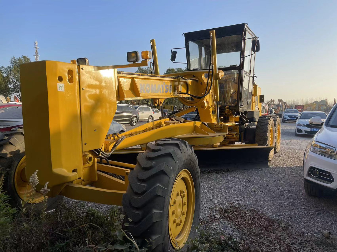 KOMATSU GD655 - Greder: slika 1 KOMATSU GD655 - Greder: slika 1