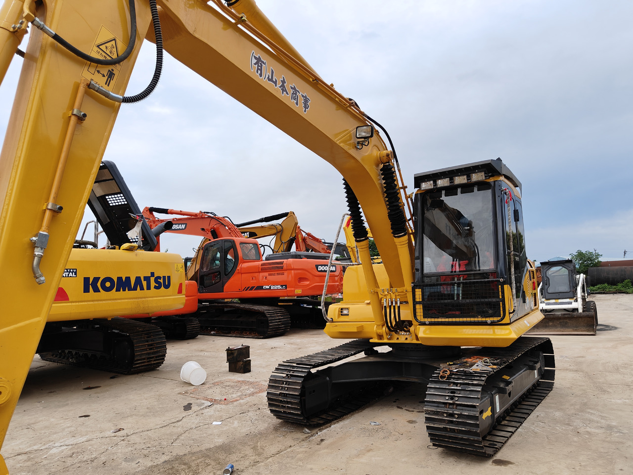 KOMATSU PC130-7 - Bager goseničar: slika 4 KOMATSU PC130-7 - Bager goseničar: slika 4