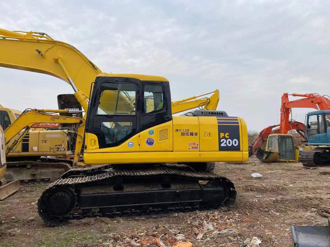 KOMATSU PC200-7 - Bager goseničar: slika 1 KOMATSU PC200-7 - Bager goseničar: slika 1