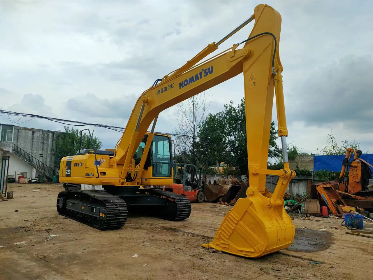 KOMATSU PC220-7 - Bager goseničar: slika 4 KOMATSU PC220-7 - Bager goseničar: slika 4