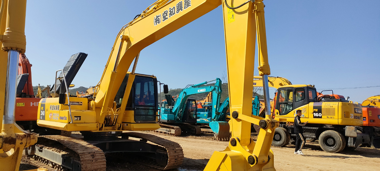 KOMATSU PC240-8 - Bager goseničar: slika 3 KOMATSU PC240-8 - Bager goseničar: slika 3