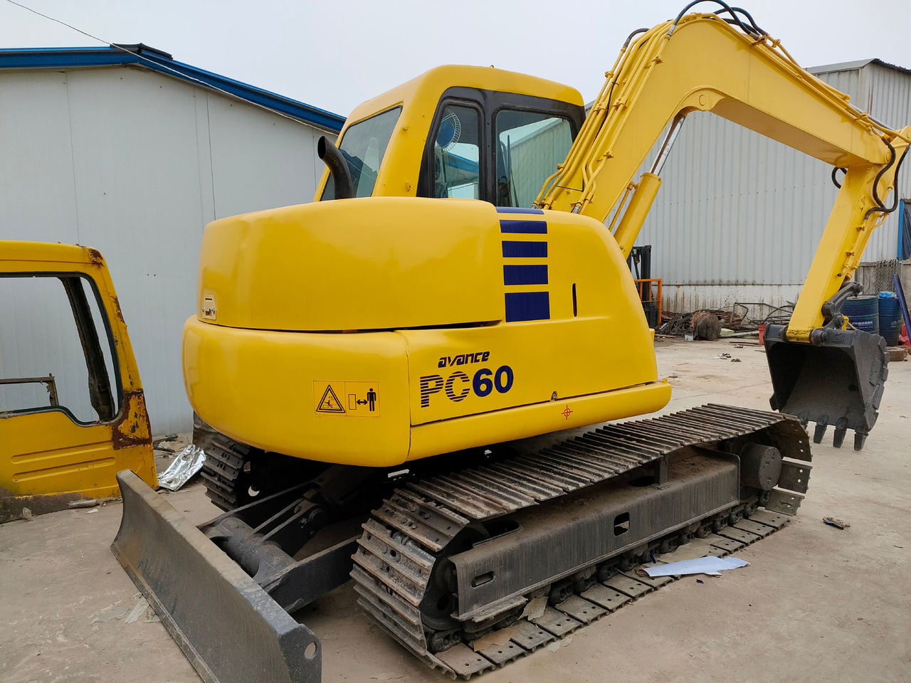 KOMATSU PC60-7 - Bager goseničar: slika 4 KOMATSU PC60-7 - Bager goseničar: slika 4