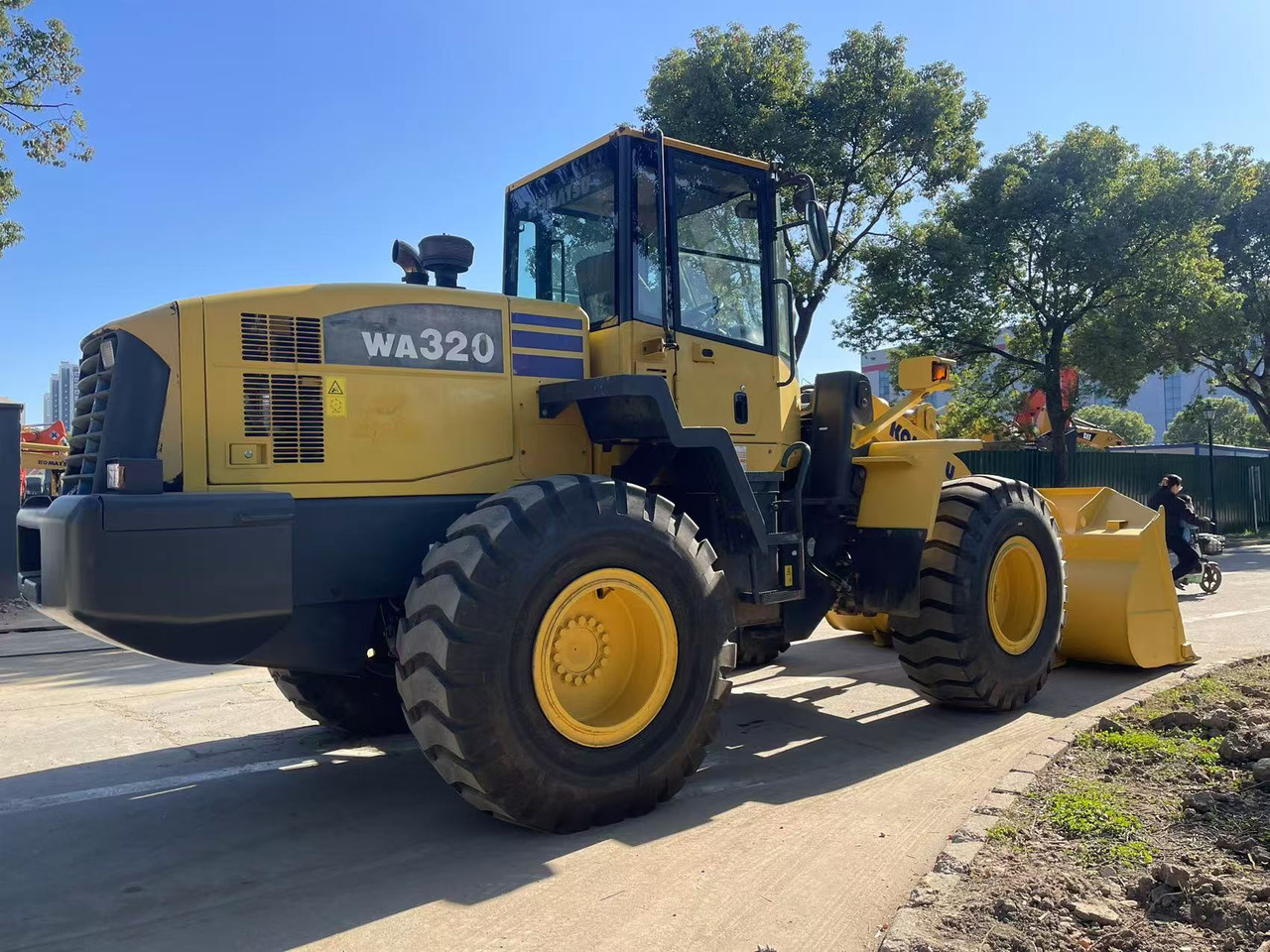 KOMATSU WA320-5 - Kolesni nakladalec: slika 4 KOMATSU WA320-5 - Kolesni nakladalec: slika 4