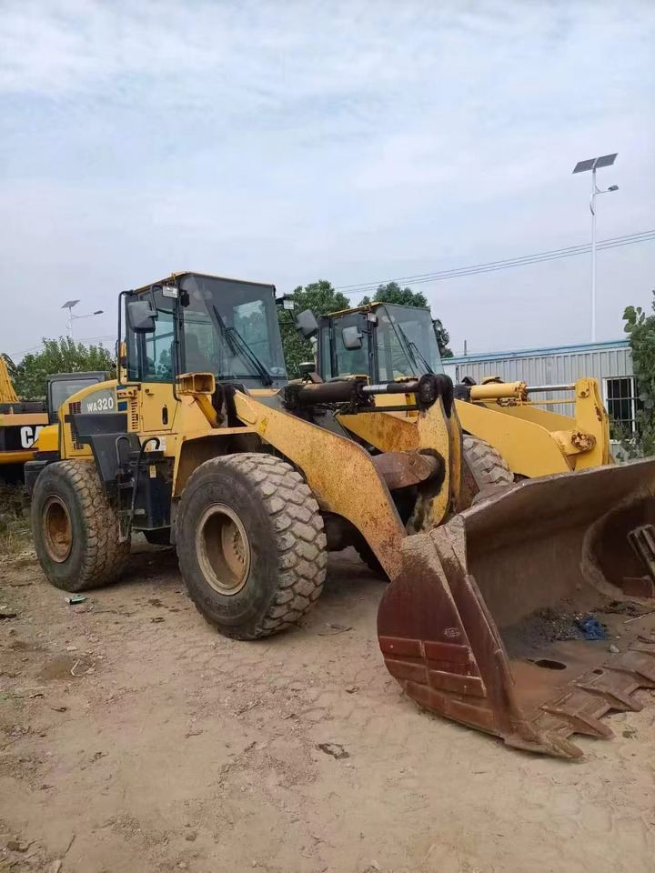 KOMATSU WA320-5 - Kolesni nakladalec: slika 4 KOMATSU WA320-5 - Kolesni nakladalec: slika 4
