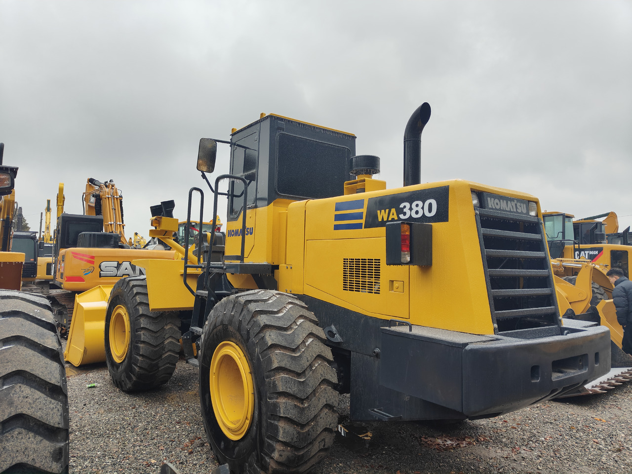 KOMATSU WA380-3 - Kolesni nakladalec: slika 1 KOMATSU WA380-3 - Kolesni nakladalec: slika 1