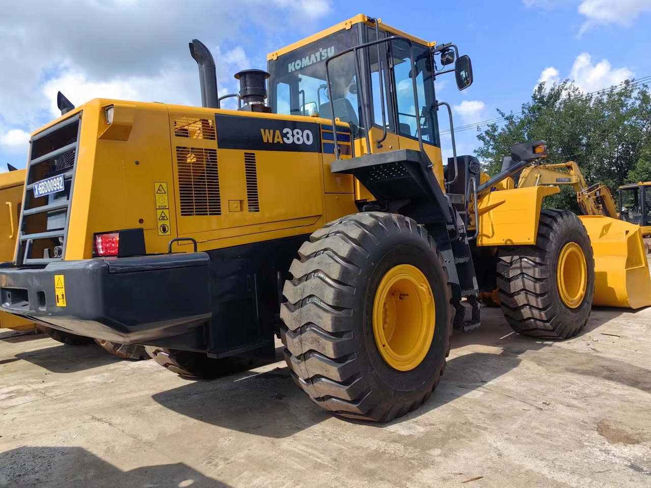 KOMATSU WA380-6 - Kolesni nakladalec: slika 4 KOMATSU WA380-6 - Kolesni nakladalec: slika 4