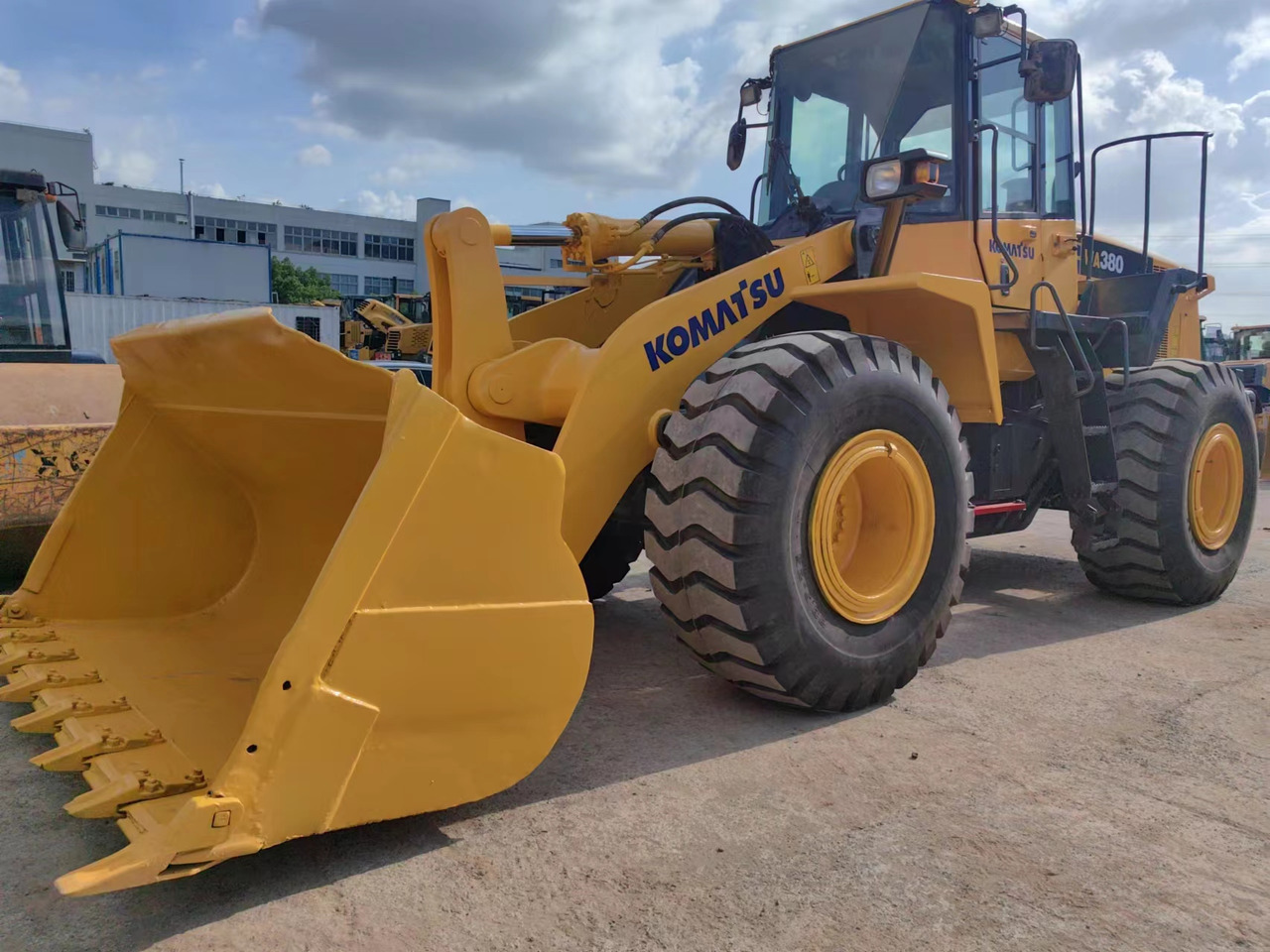 KOMATSU WA380-6 - Kolesni nakladalec: slika 5 KOMATSU WA380-6 - Kolesni nakladalec: slika 5