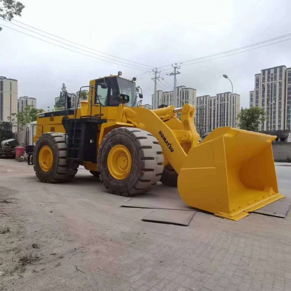 KOMATSU WA600-3 - Kolesni nakladalec: slika 1 KOMATSU WA600-3 - Kolesni nakladalec: slika 1