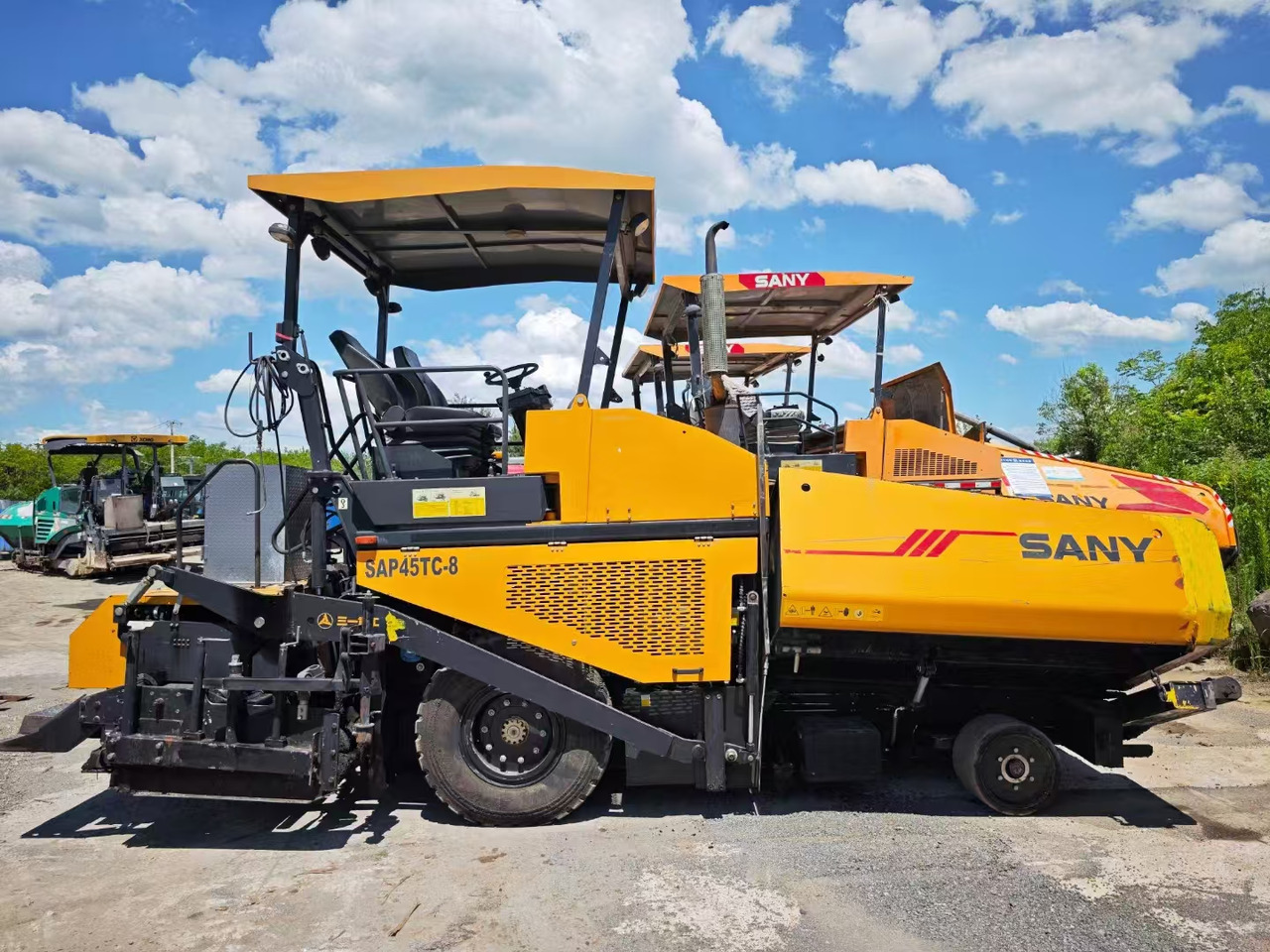 SANY SAP45TC-8 - Asfaltni finišer: slika 2 SANY SAP45TC-8 - Asfaltni finišer: slika 2