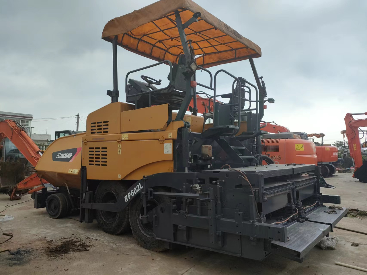 XCMG RP602 - Asfaltni finišer: slika 1 XCMG RP602 - Asfaltni finišer: slika 1