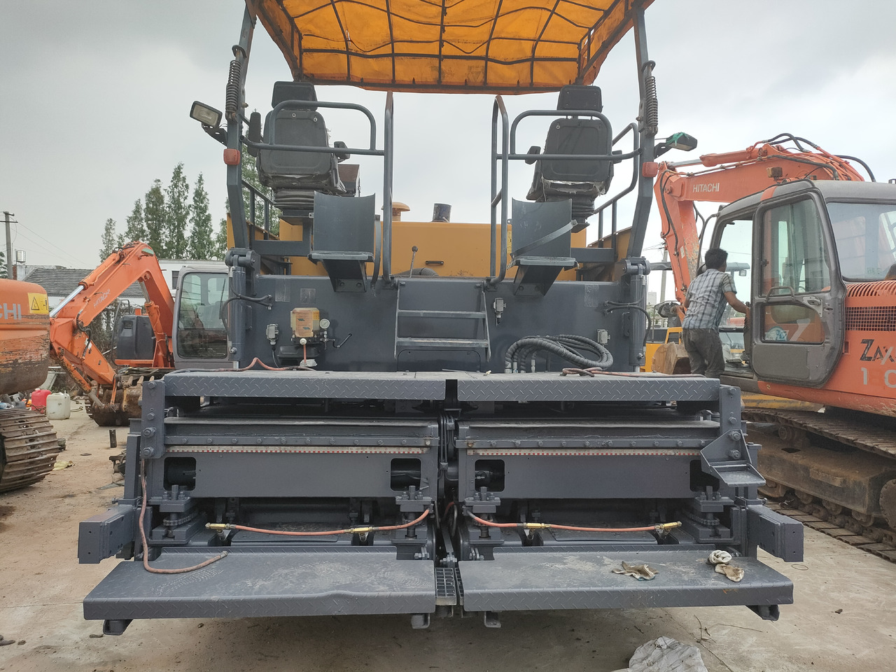 XCMG RP602L - Asfaltni finišer: slika 3 XCMG RP602L - Asfaltni finišer: slika 3