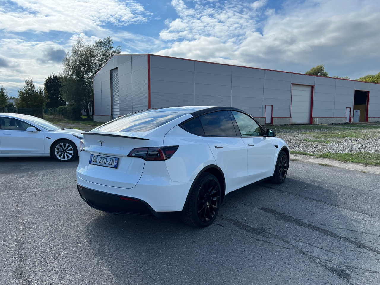 TESLA Model Y – Autopilot – Covering Carbon – Jante 20” - SUV: slika 2 TESLA Model Y – Autopilot – Covering Carbon – Jante 20” - SUV: slika 2