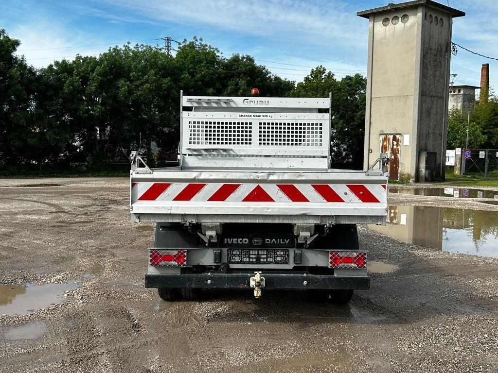 IVECO DAILY 35.140 RIBALTABILE - Dostavno vozilo prekucnik: slika 4 IVECO DAILY 35.140 RIBALTABILE - Dostavno vozilo prekucnik: slika 4