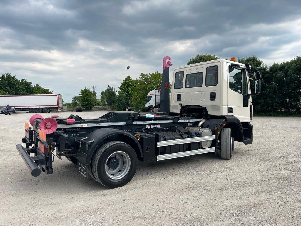 IVECO EUROCARGO 120E22 SCARRABILE - Kotalni prekucni tovornjak: slika 5 IVECO EUROCARGO 120E22 SCARRABILE - Kotalni prekucni tovornjak: slika 5
