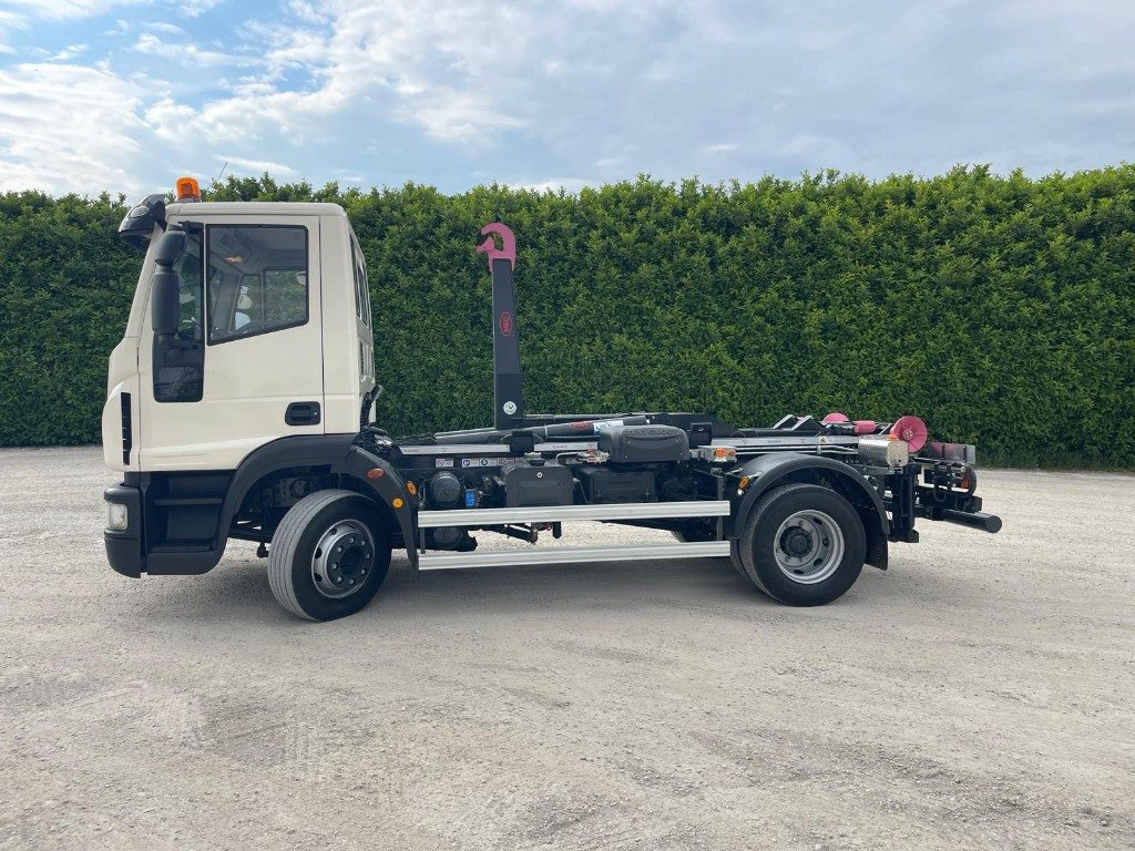 IVECO EUROCARGO 120E22 SCARRABILE - Kotalni prekucni tovornjak: slika 2 IVECO EUROCARGO 120E22 SCARRABILE - Kotalni prekucni tovornjak: slika 2