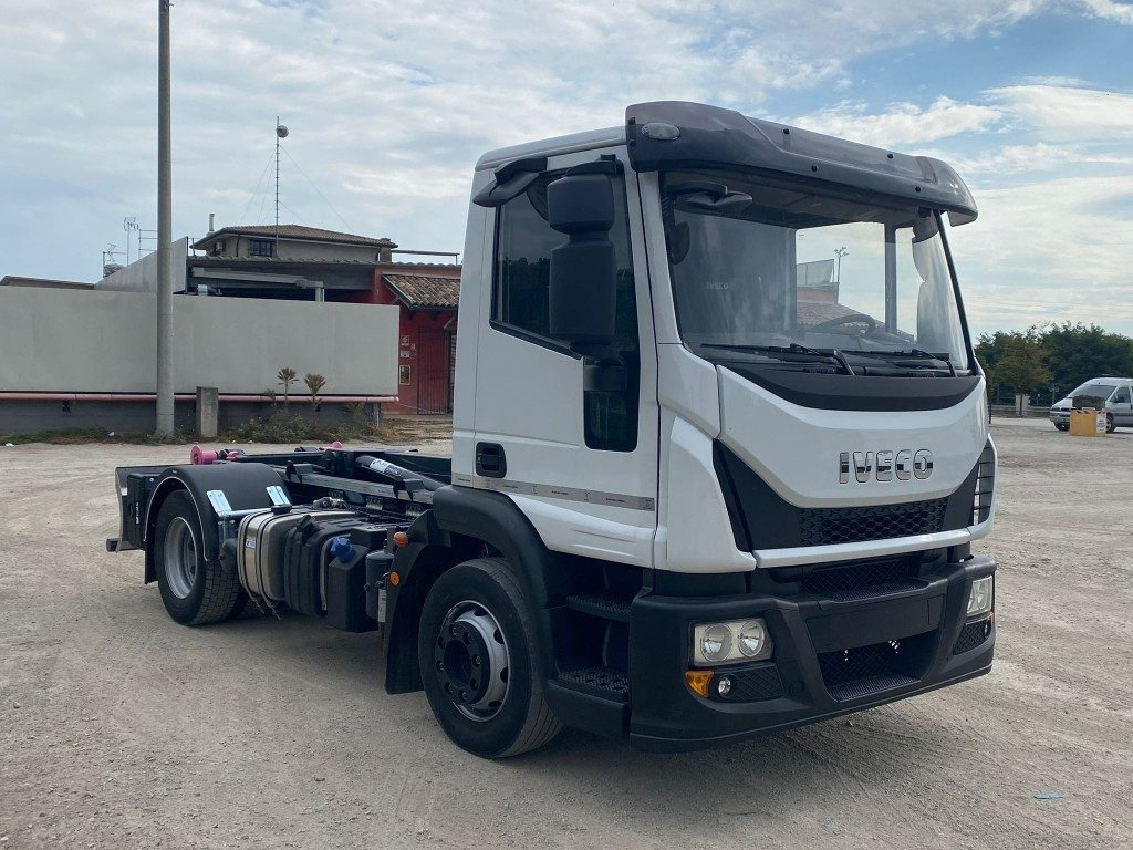IVECO EUROCARGO 120E25 SCARRABILE - Kotalni prekucni tovornjak: slika 2 IVECO EUROCARGO 120E25 SCARRABILE - Kotalni prekucni tovornjak: slika 2